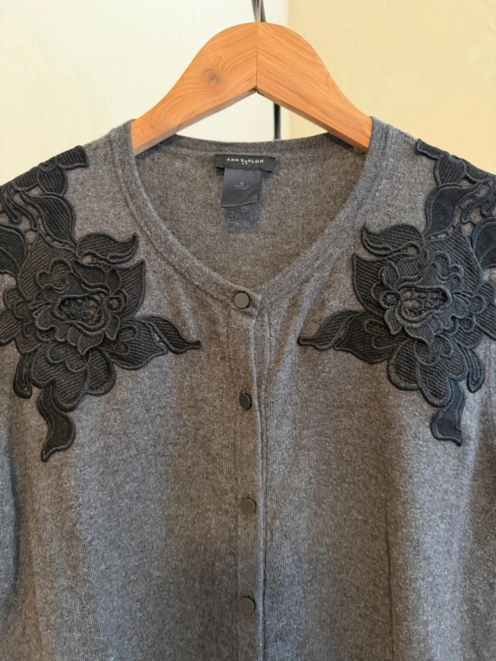 Papermoon Gray Cardigan with Black Floral Appliqué Shoulders size S - Picture 2 of 4